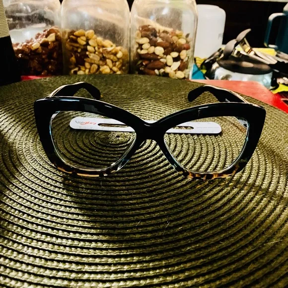 Funky glasses frames - Picture 4 of 4